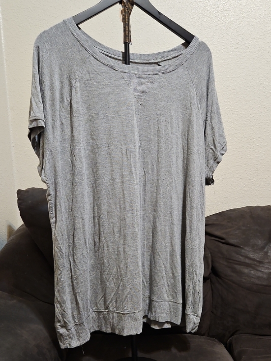 torrid Tops - torrid Light Gray Short Sleeve Pullover Top